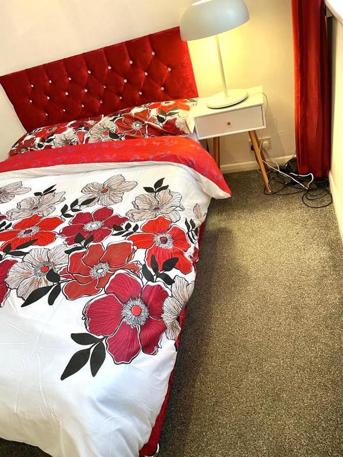 Lovely And Affordable House Closer To The Sea ハートルプール エクステリア 写真