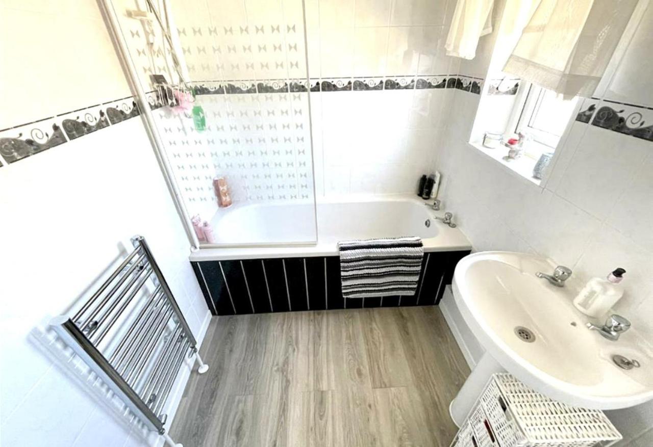 Lovely And Affordable House Closer To The Sea ハートルプール エクステリア 写真