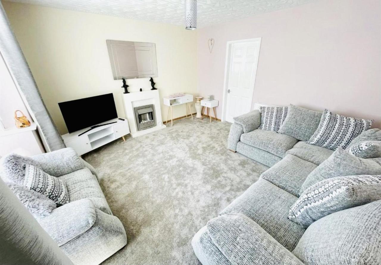 Lovely And Affordable House Closer To The Sea ハートルプール エクステリア 写真