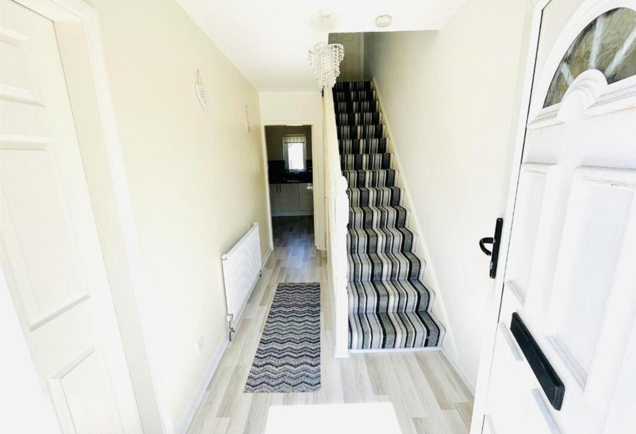 Lovely And Affordable House Closer To The Sea ハートルプール エクステリア 写真