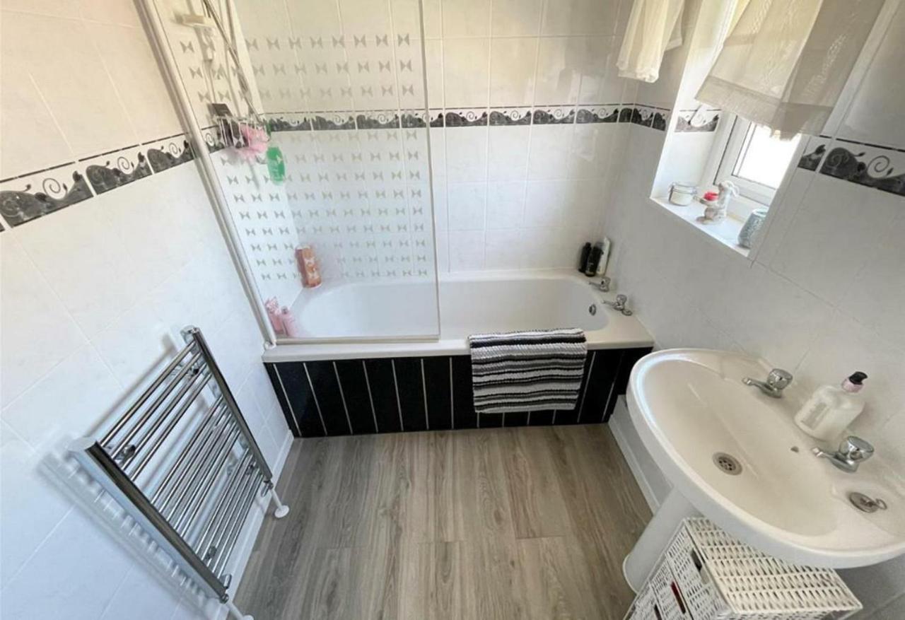 Lovely And Affordable House Closer To The Sea ハートルプール エクステリア 写真